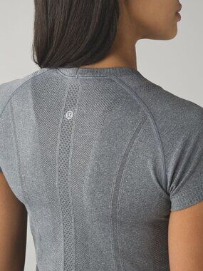 Lululemon Size 20 Swiftly Tech Short Sleeve Crew T-Shirt (Heathered Grey)